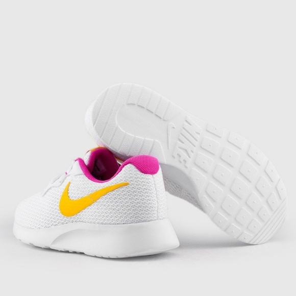 Nike Shoes - Nike Tanjun